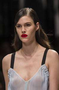 blumarine-clp-rs18-1250.thumb.jpg.39223ab268195a25b9e869ee6c3407c5.jpg