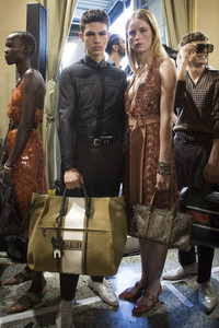 bottega-veneta-bks-m-rs18-8649.thumb.jpg.8ef47e7a56b89d2a29fa529f8d7c167f.jpg
