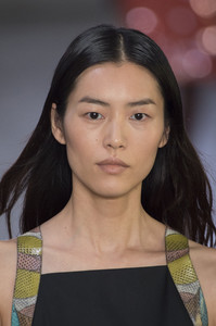 bottega-veneta-clpa-rs18-6853.thumb.jpg.1058e7ec852fdf3a679aab0ee708a4c5.jpg