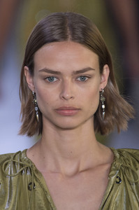 bottega-veneta-clpa-rs18-7095.thumb.jpg.b7b9ced2cf5c2df29abd39cf85f52581.jpg