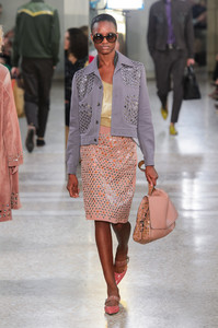 bottega-veneta-rs18-0202.thumb.jpg.3af7b22b5ec5ff07b9d047a0bb4a1bbd.jpg