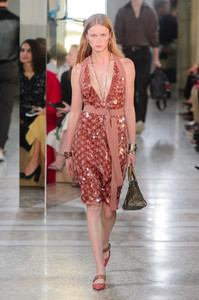 bottega-veneta-rs18-0642.thumb.jpg.27801a8710db6cdf3d88c78530b28856.jpg