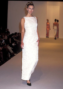 calvin-klein-fw-1995-3.thumb.jpg.a19327ce37628724ec604ead55b69cc0.jpg