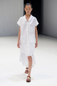 chalayan-rs18-5207.thumb.jpg.1a3e3066b1202bbba11f0921c958b09f.jpg