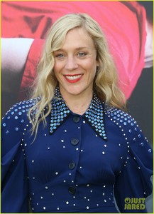 chloe-sevigny-pulls-fashion-hat-trick-for-lean-on-pete-venice-film-fest-38.jpg