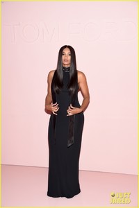 ciara-makes-her-first-post-baby-appearance-at-tom-ford-fashion-show-01.jpg