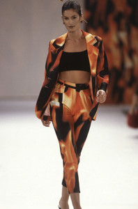 cindy-todd-oldham-ss-1994-1.thumb.jpg.37a61a4ded17a8d8b36cb57347636744.jpg