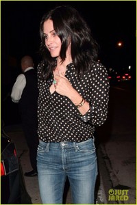 courteney-cox-wears-polka-dots-to-dinner-02.jpg