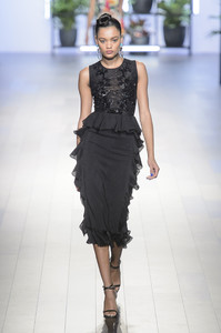cushnie-et-ochs-rs18-0594.thumb.jpg.b66bd7dcf1d7c9dca0b6e4d9f956045a.jpg