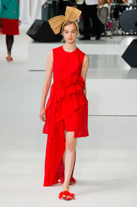 delpozo-rs18-0157.thumb.jpg.e7c9efb44b38fb3e04c51b3392abc382.jpg