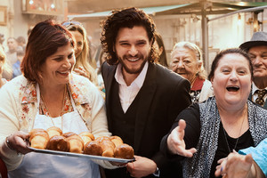 dolce-and-gabbana-kit-harington-the-one-for-men-ad-campaign-backstage3.thumb.jpg.673e95b0ca6ea495f082f9cdb744c3d0.jpg