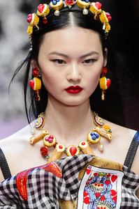 dolce-e-gabb-clp-rs18-2249.thumb.jpg.4661ca86c57fa545e3e66d6074df786a.jpg