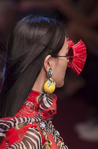 dolce-e-gabb-clpa-rs18-0258.thumb.jpg.81d4422622ebcfc1c0a1aa5f8157149a.jpg
