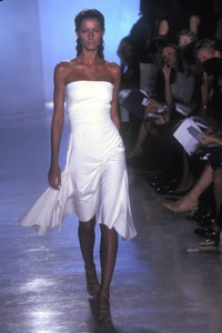 donna-karan-ss-2000-1.thumb.JPEG.da142fec3ed66e9ab9b2b409aa781f41.JPEG