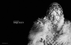 edie_alexander_mcqueen_aw13_1.thumb.jpeg.501e8eef66167416b2ff88e32223bb23.jpeg