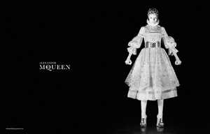 edie_alexander_mcqueen_aw13_2.thumb.jpeg.b1b09d9a050fadb480652ac7f69949e8.jpeg