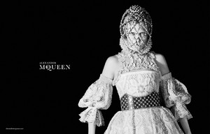 edie_alexander_mcqueen_aw13_5.thumb.jpeg.75fc4fb113e49ce722dbecec123f2546.jpeg
