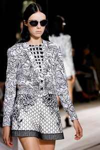 edie_balenciaga_ss14_vogue_2.thumb.JPG.d36e6650433731ed17e20f445a0593a3.JPG