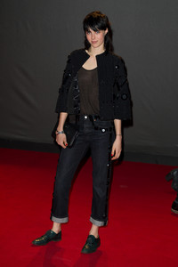 edie_bfa_2dec13_hollywoodnews.thumb.JPG.d2ab153004e06ffa0ca37a7260971711.JPG