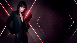 edie_blackopium_pureillusion_yslbeauty.jpg