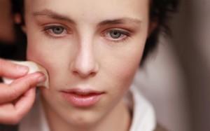 edie_burberry_aw13_1.thumb.jpeg.d879e6ace9c5a23e75f27c6d8708021c.jpeg