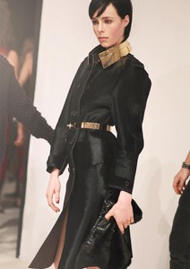 edie_burberry_aw13_3.thumb.jpeg.a553dc8defe9a7692f06e59bb48f340e.jpeg