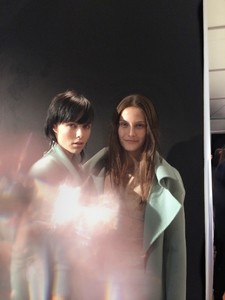 edie_burberry_ss14_fashiontographer_1.thumb.JPG.4410b574bdcb4462504ba018e633a51b.JPG