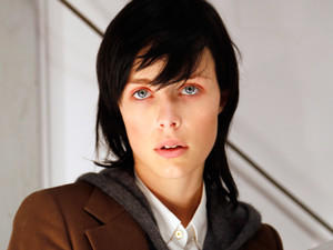edie_burberry_ss14_marieclaire.thumb.JPG.7818aafeb8b53a13e3627005f8d8cbc0.JPG