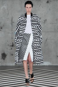 edie_edun_ss14_vogue.thumb.JPG.4ddf169f2002cffff5fcd9d18f90ba87.JPG