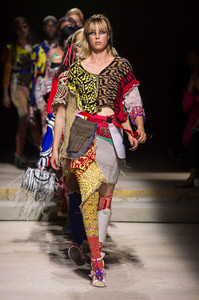 edie_fashion_east_ss18_theimpression_3.thumb.jpg.394426b5d57e4595694b6dc6232bf83c.jpg