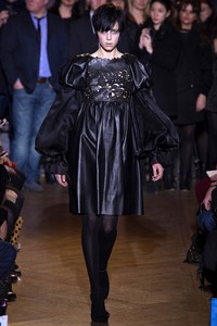 edie_giles_aw13_vogue_1.thumb.jpeg.5b93ac1d528e919b4286ecc3aa31d9ce.jpeg