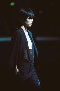 edie_givenchy_ss14_dazed.thumb.JPG.eccd98163fe16a6a20d8c0be07ee1c2c.JPG