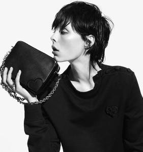 edie_katie_grand_for_hogan_aw13_1.thumb.jpeg.bcaca6a9c2fe3f27c03386762ecc005c.jpeg