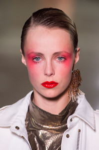 edie_kenzo_ss17_2.thumb.jpg.1912b89c843c6e9da65de81afb48d6ee.jpg