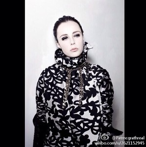 edie_lanvin_aw14_patmcgrathreal.thumb.jpg.0b2c278b838354fb149766512df6ddcd.jpg
