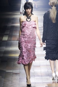 edie_lanvin_ss14_vogue_2.thumb.JPG.238607eaa840277db67fba256502b87d.JPG