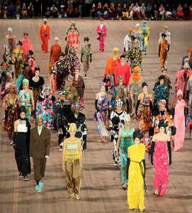edie_marc_jacobs_ss18_marcjacobs_1.thumb.jpg.26f53927149705683388b4d657b8981b.jpg