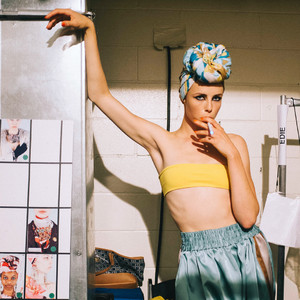 edie_marc_jacobs_ss18_shanajade.thumb.jpg.e57771f1296b7f8a4e9e327c64d39c0f.jpg