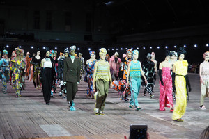 edie_marc_jacobs_ss18_thelovemagazine_5.thumb.jpg.251b55a53ffa03b0100296d368354163.jpg
