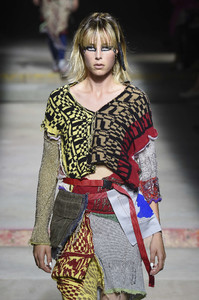 edie_matty_bovan_ss18_fashionnetwork_1.thumb.jpg.17321328fd6d779b24faf5391f3c7867.jpg
