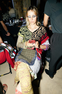 edie_matty_bovan_ss18_thelovemagazine_1.thumb.jpg.bc892c17557de22ff8641ccbd3d79fde.jpg