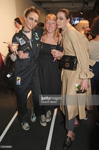 edie_molly_goddard_ss18_gettyimages_1.thumb.jpg.d3e0155d65f692ee3f6897addee97ef3.jpg