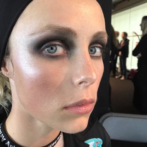 edie_molly_goddard_ss18_hiromiueda.thumb.jpg.c919fb1414a154970b872fec5e41df61.jpg