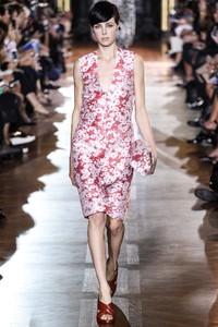 edie_stella_mccartney_ss14_vogue_1.thumb.JPG.0993e8456005229cc09ecbdbc7a59d6e.JPG