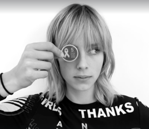edie_stella_mccartney_ss17_behervoice.thumb.png.e24a4c86c5e3386da10f10e3e70586a3.png
