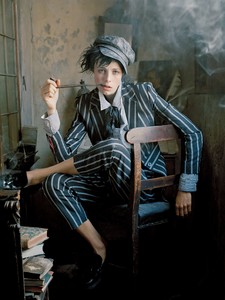 edie_vogue_dec13_reccalee_1.jpeg