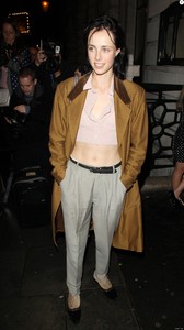edie_vogue_lfw_15sep13_purepeople.thumb.jpg.9d2ece4c66dc516eb9bded3a0ba6db35.jpg