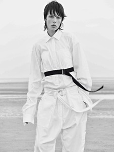 edie_vogue_paris_nov13_iiiinspired_3.jpg