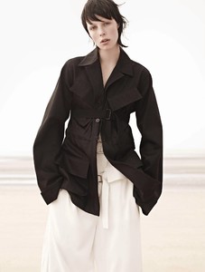 edie_vogue_paris_nov13_iiiinspired_4.jpg