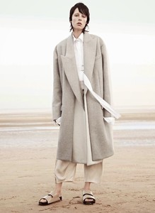 edie_vogue_paris_nov13_iiiinspired_5.jpg